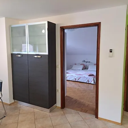 Apartma Aneja *
