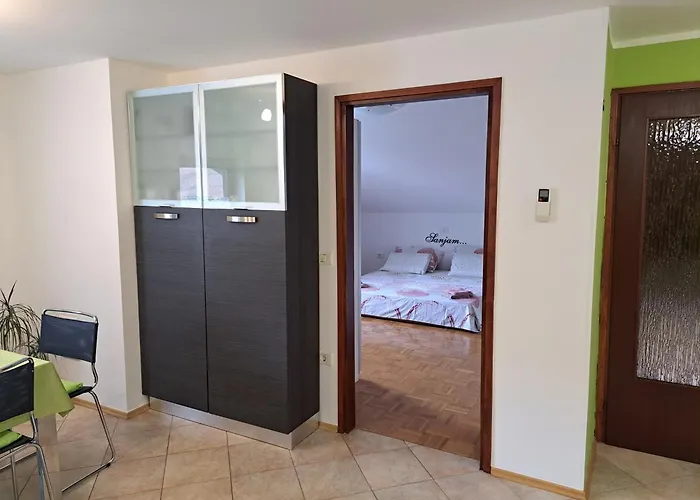 Apartma Aneja *